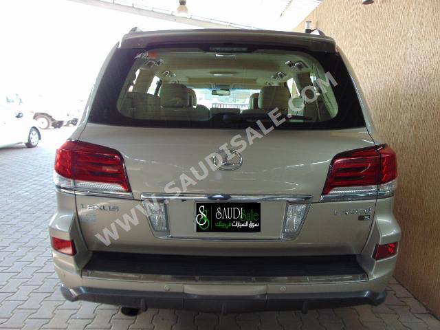 2014 Lexus LX 570 S