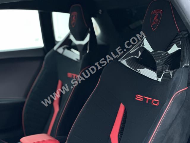 2022 لمبرجيني هوراكان إس تو أو