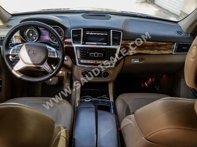 2015 مرسيدس - بنز جي إل 500 أي إم جي