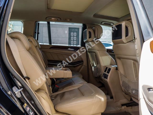 2015 مرسيدس - بنز جي إل 500 أي إم جي