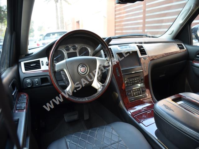 2012 كاديلاك اسكاليد