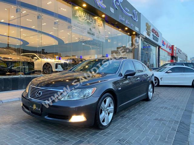 2008 لكزس إل إس 460