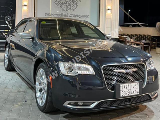 2019 كرايسلر 300 سي
