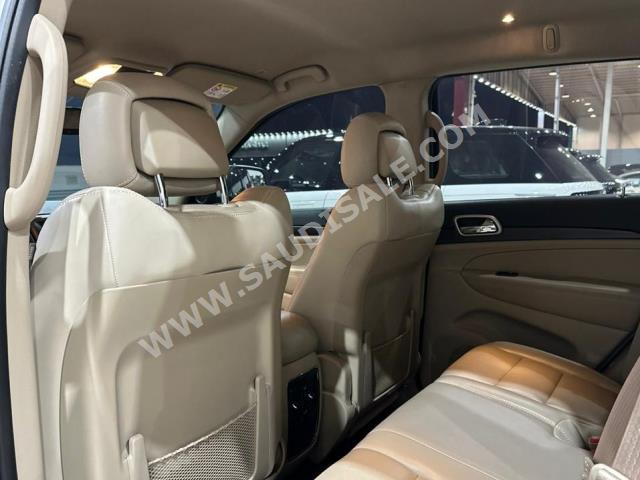 2018 جييب جراند شيروكي لاريدو