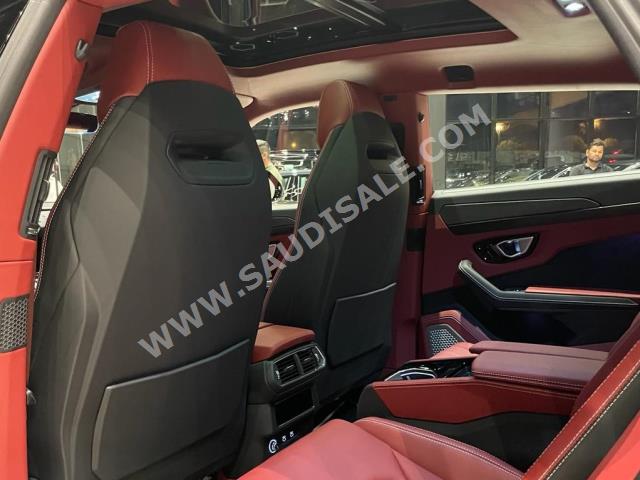 2023 لمبرجيني اوروس اس