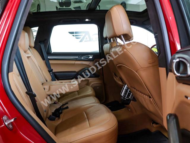 2013 بورش كايين جي تي اس