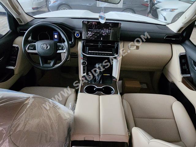 2024 تويوتا لاند كروزر جي اكس ار4