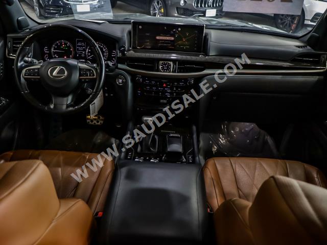 2021 لكزس إل إكس 570 بلاك اديشن