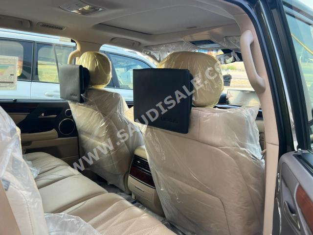 2021 لكزس إل إكس 570