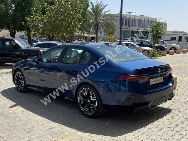 2024 بي ام دبليو الفئة الخامسة 520 أي