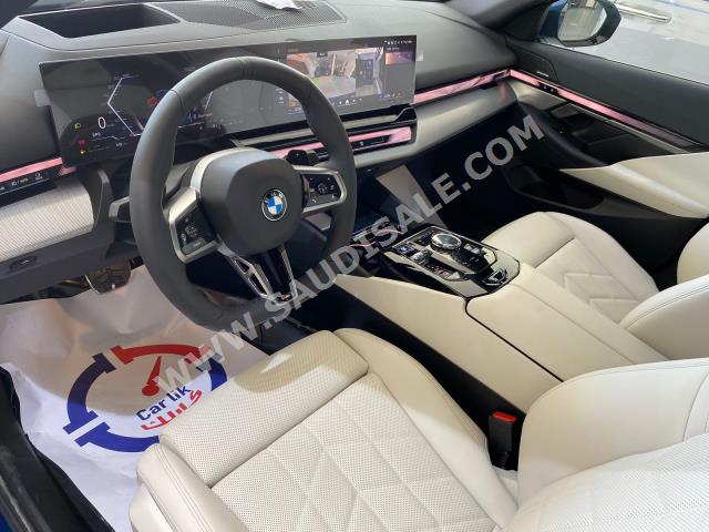 2024 بي ام دبليو الفئة الخامسة 520 أي