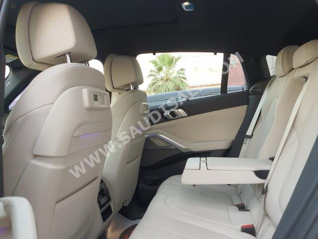 2021 بي ام دبليو الفئة اكس 6