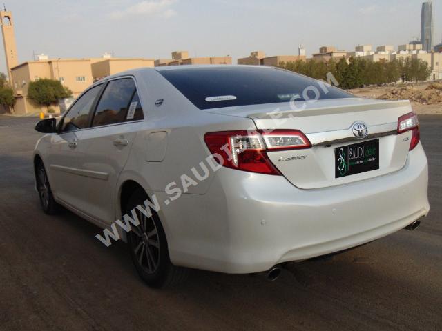 2015 تويوتا كامري