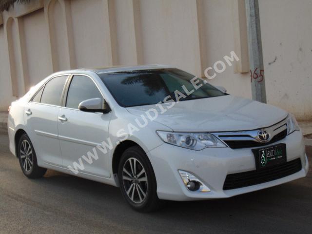 2015 تويوتا كامري