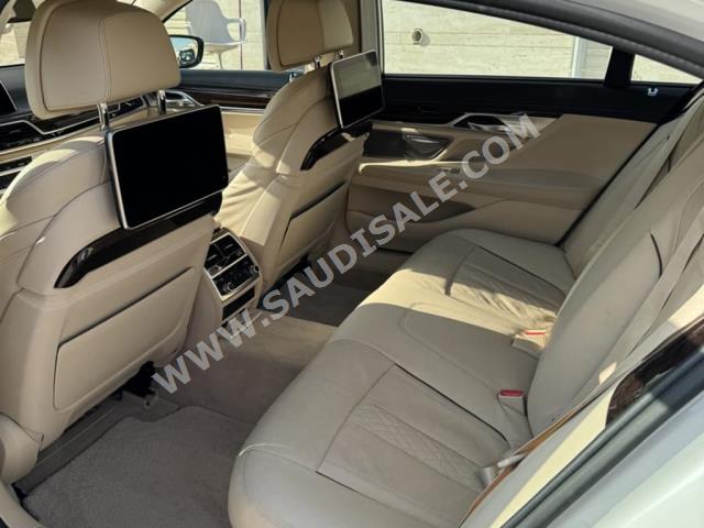 2016 بي ام دبليو الفئة السابعة 740 إل أي