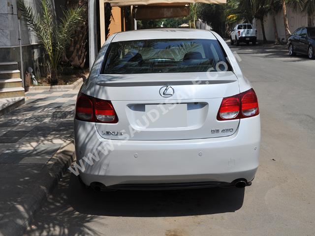 2007 لكزس جي إس 430