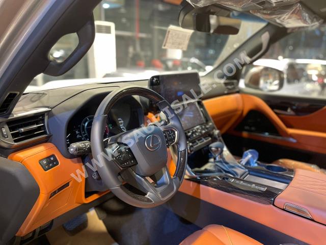 2023 لكزس إل إكس 600 في أي بي