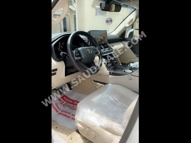 2023 تويوتا لاند كروزر جي اكس ار4