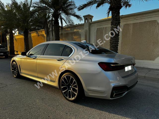 2020 بي ام دبليو الفئة السابعة 740 إل أي