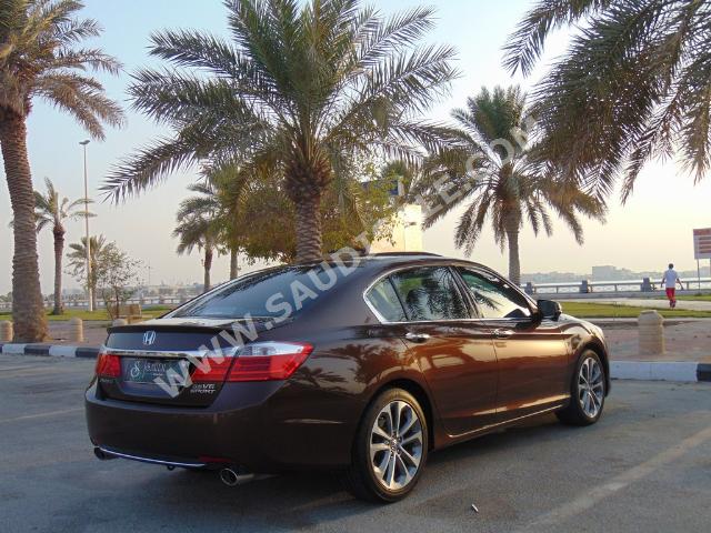 2013 هوندا اكورد سبورت