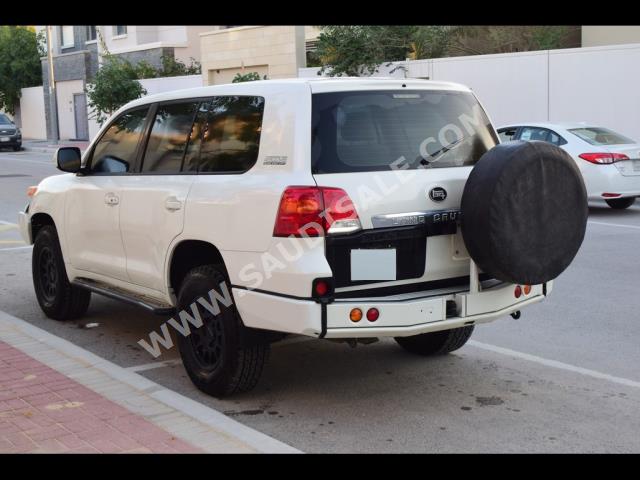 2012 تويوتا لاند كروزر جي اكس ار