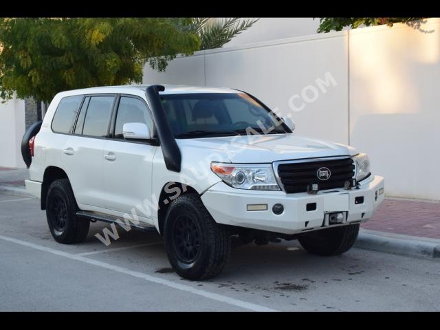 2012 تويوتا لاند كروزر جي اكس ار