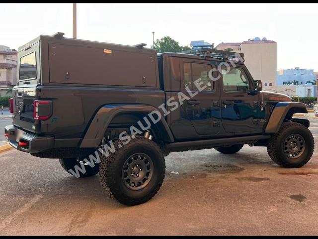 2022 جييب جلادياتور ساند رانر