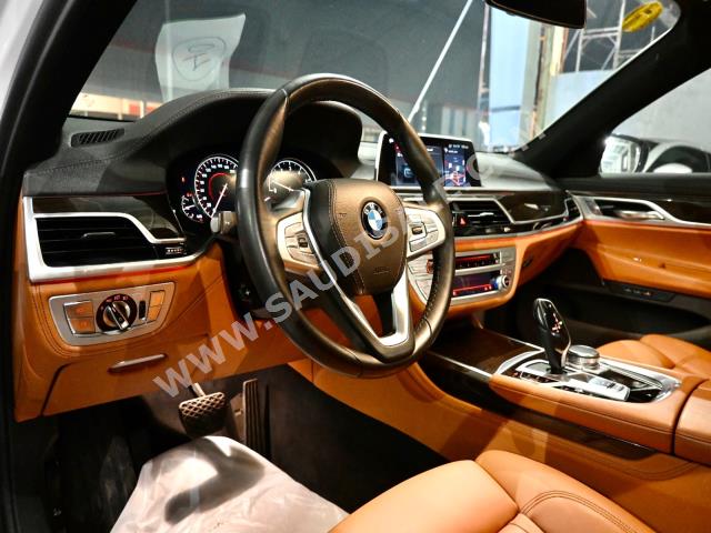 2019 بي ام دبليو الفئة السابعة 740 إل أي