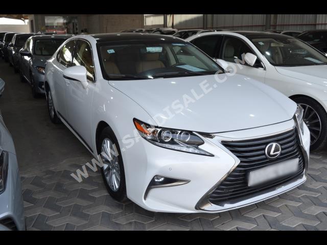 2018 لكزس إي إس 350
