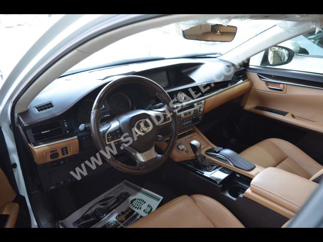 2018 لكزس إي إس 350