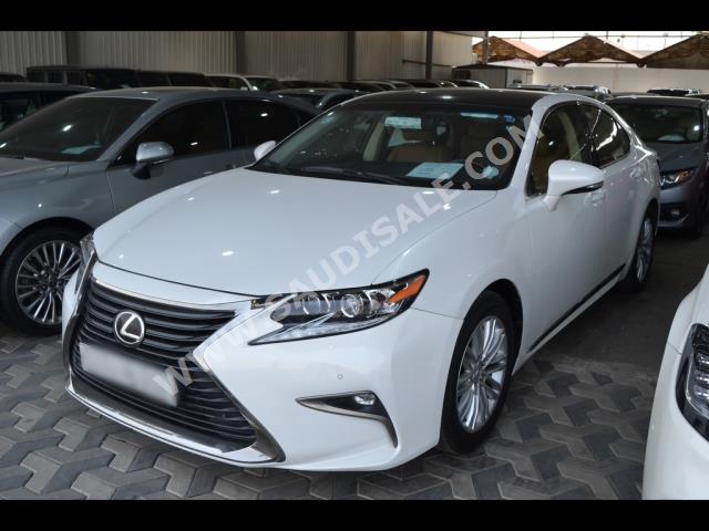 2018 لكزس إي إس 350