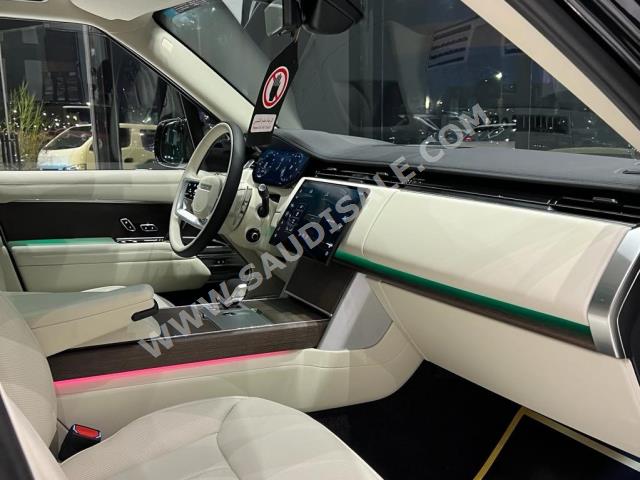 2024 لاند روفر رينج روفر اتش اس اي