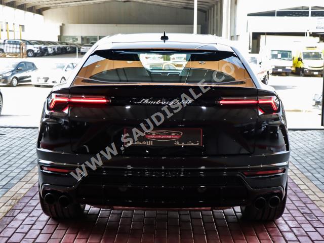 2021 لمبرجيني اوروس