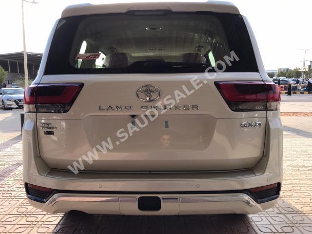 2023 تويوتا لاند كروزر جي اكس ار