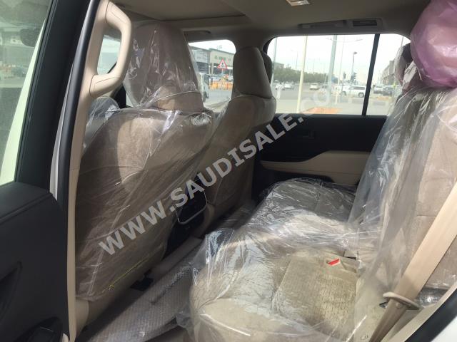 2023 تويوتا لاند كروزر جي اكس ار