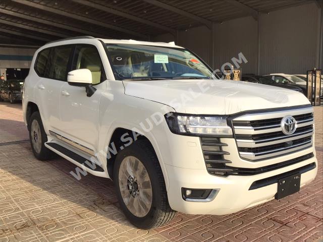 2023 تويوتا لاند كروزر جي اكس ار