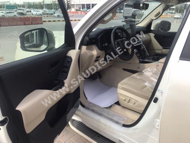 2023 تويوتا لاند كروزر جي اكس ار