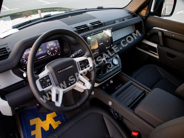 2023 لاند روفر ديفيندر