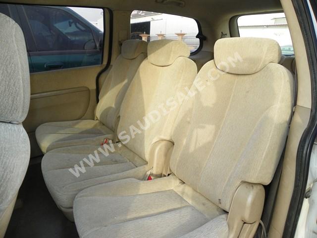 2009 Kia Carnival