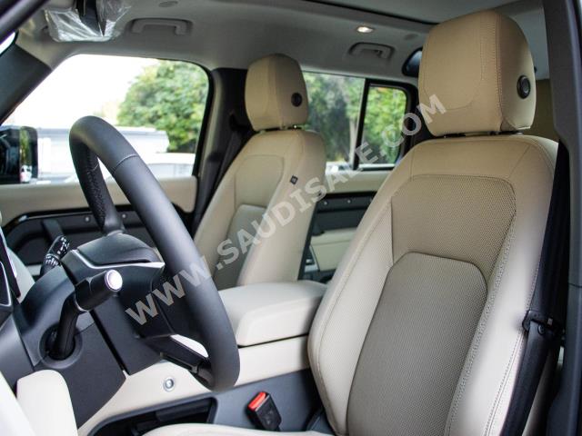 2024 لاند روفر ديفيندر