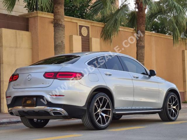 2020 مرسيدس - بنز جي إل سي 300