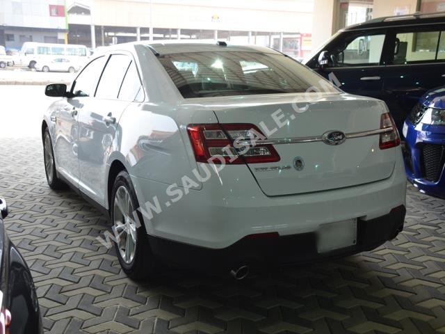 2018 Ford Taurus