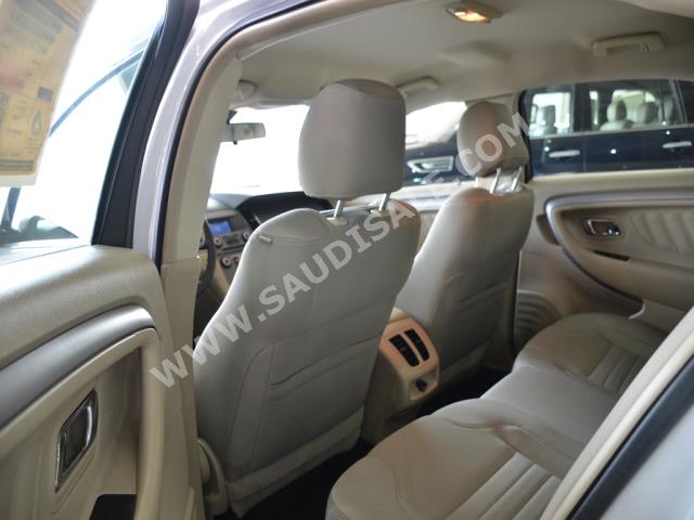 2018 Ford Taurus