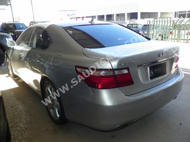 2007 Lexus LS 460