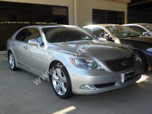 2007 Lexus LS 460