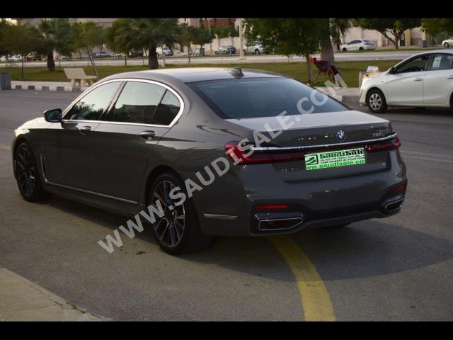 2020 بي ام دبليو الفئة السابعة 730 إل أي