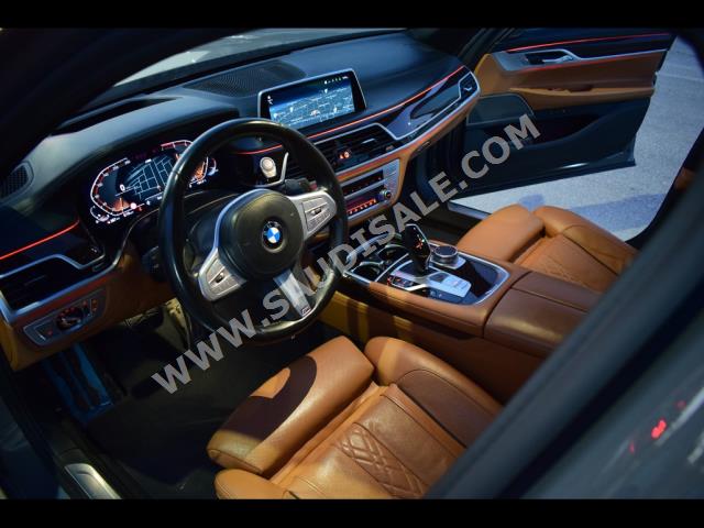 2020 بي ام دبليو الفئة السابعة 730 إل أي