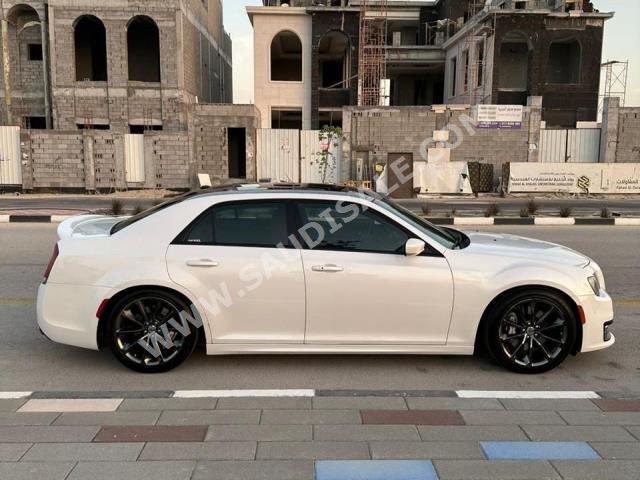 2016 Chrysler 300 SRT
