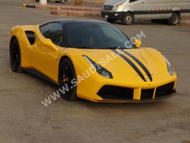 2016 فيراري 488 جي تي بي