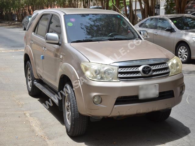 2011 Toyota Fortuner GX